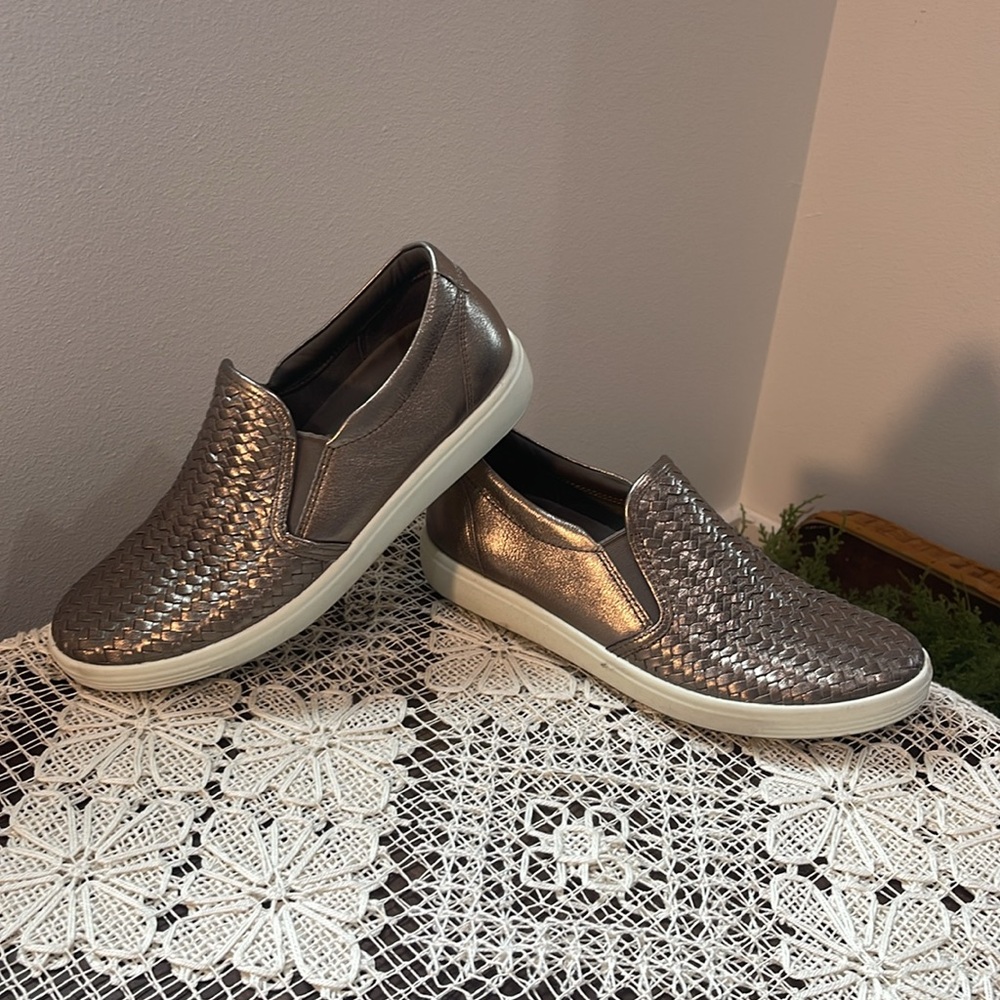 ECCO SOFT 7 Slip-On Sneakers in Cognac. Stylish, lightweight style, comfortable - Picture 4 of 7